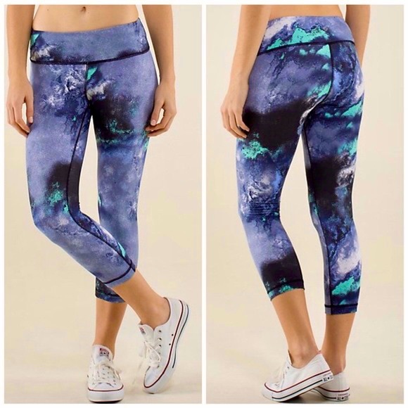 RARE Milkyway Denim Luon Crop Wonderunders - Picture 1 of 10